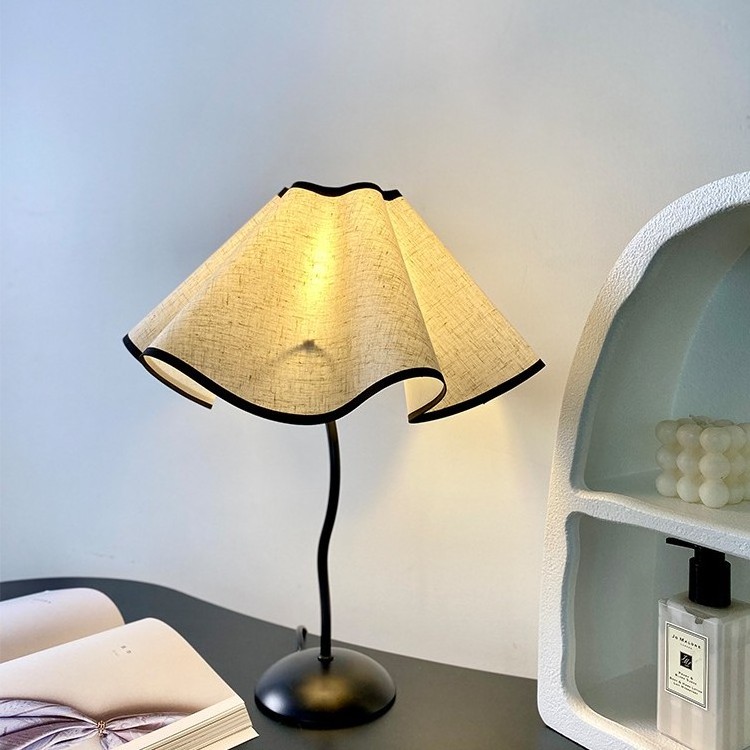 JYLIGHTYING Modern simple LED table lamp Bedside lamp Petal umbrella type S-bar metal design Bedroom Hotel restaurant lamp