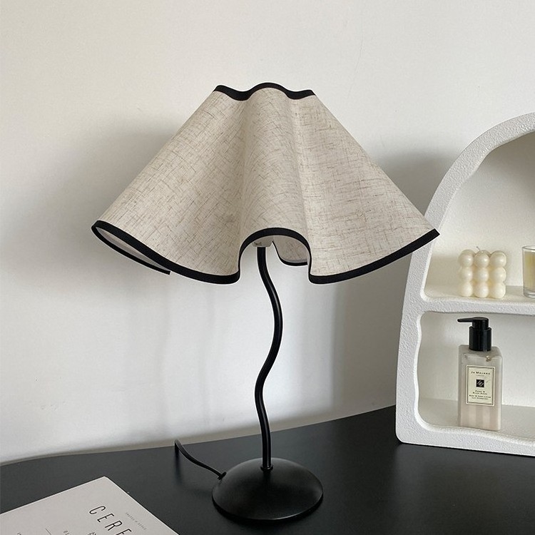 JYLIGHTYING Modern simple LED table lamp Bedside lamp Petal umbrella type S-bar metal design Bedroom Hotel restaurant lamp