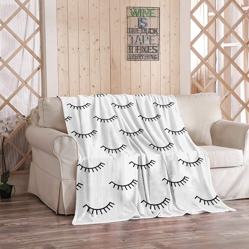 Hot sale Eyelash extension  blankets  Cartoon beauty charming closed eyes flannel blanket airplane travel decoration