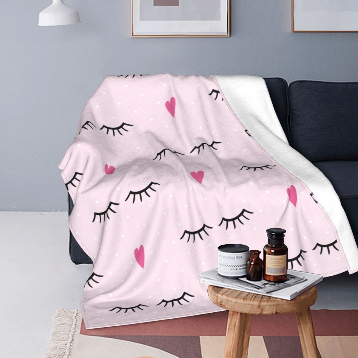 Hot sale Eyelash extension  blankets  Cartoon beauty charming closed eyes flannel blanket airplane travel decoration