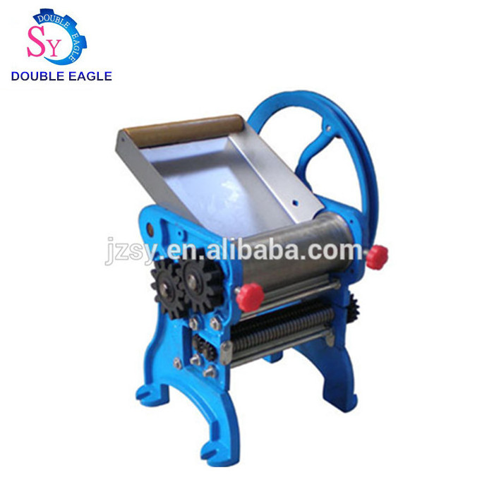 Household cast iron Manual dough roller Noodle Making Machine/bearing style hand pasta maker machine with two blades