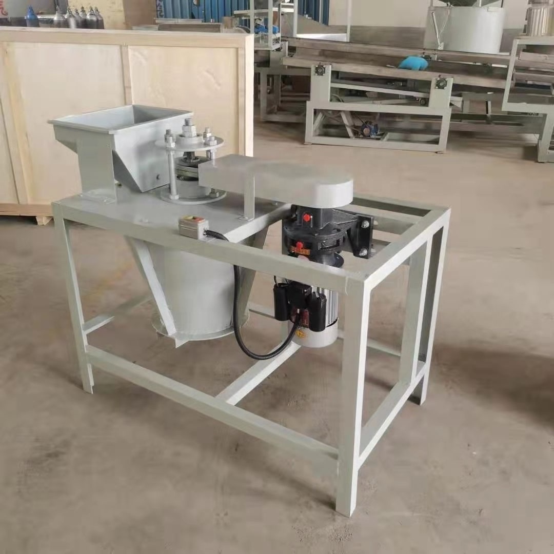 2024 Commercial Macadamia Nut Shelling Broken Shell Machine Small Pecan Peeling Sheller Walnut Cracker Breaker Crusher Equipment