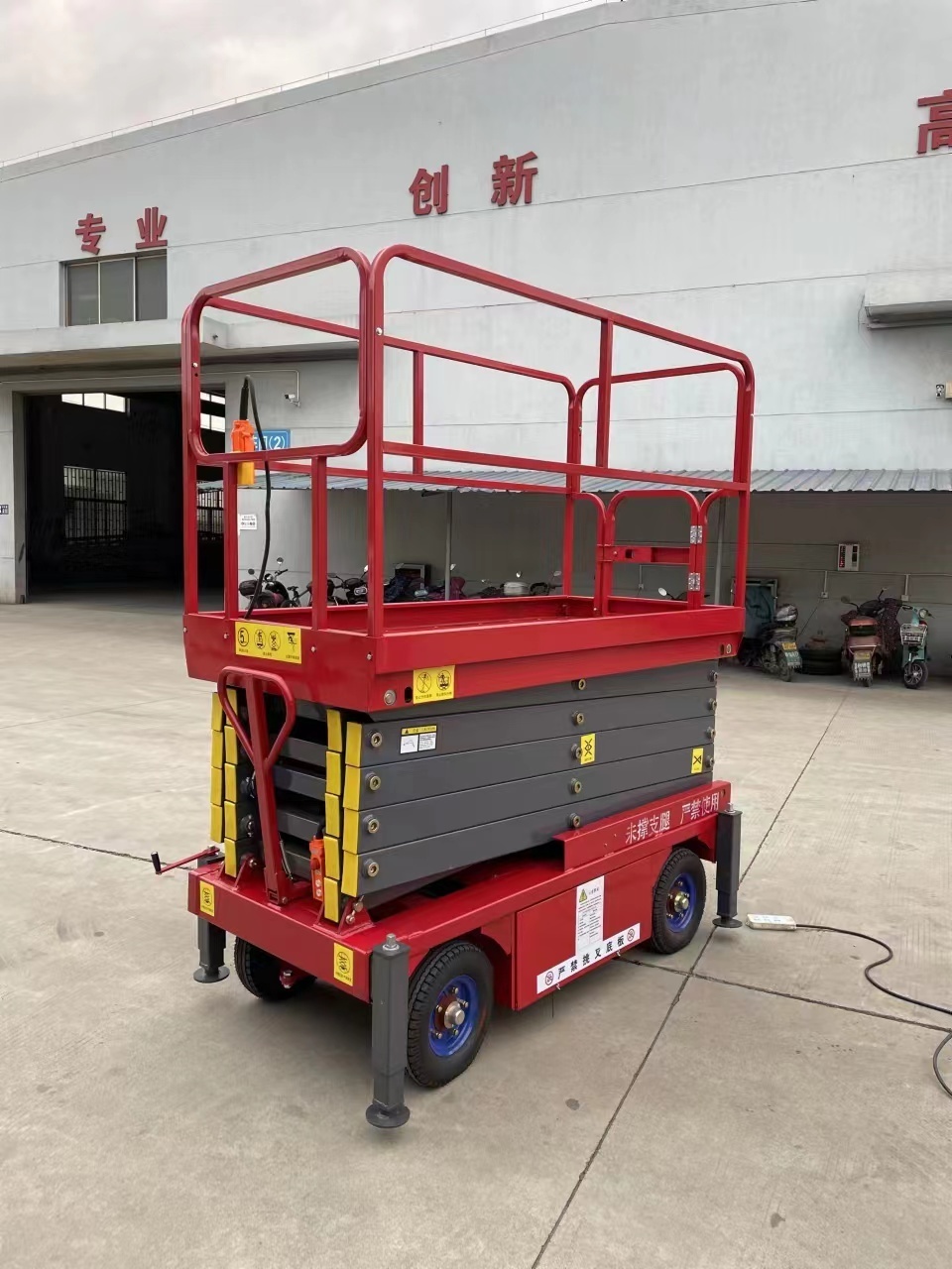 KAD10m 320Kg Electric mobile scissor hydraulic lifting platform for aerial work Mobile platforms