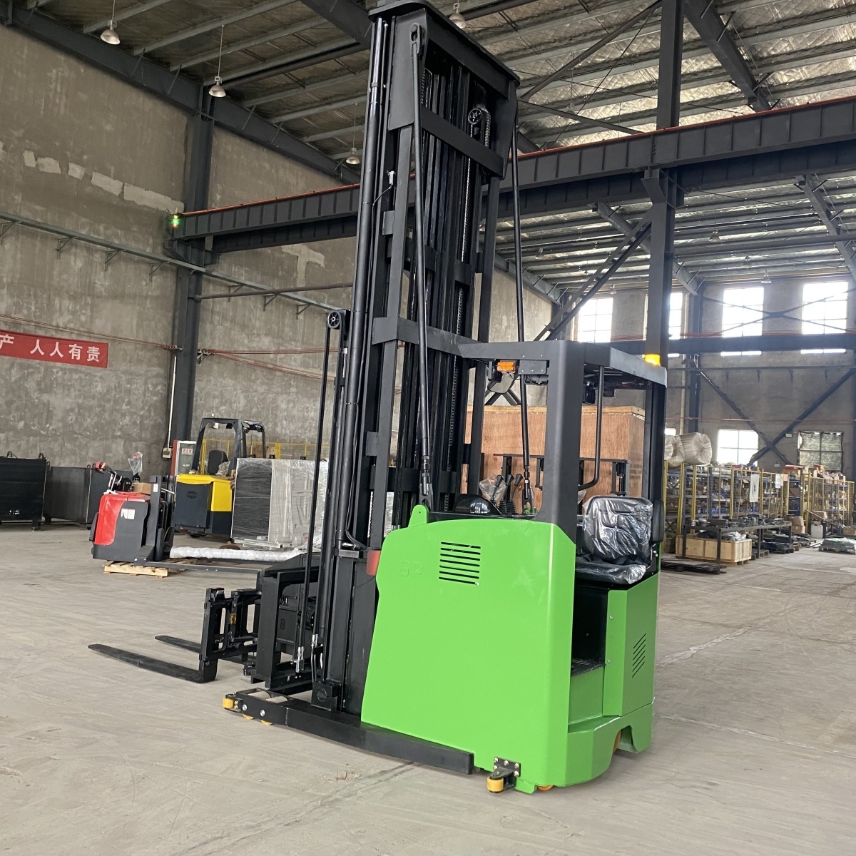 Pallet Forklift Truck 1500KG Electric VNA Reach Truck Lift Height 3m for Warehouse Handling