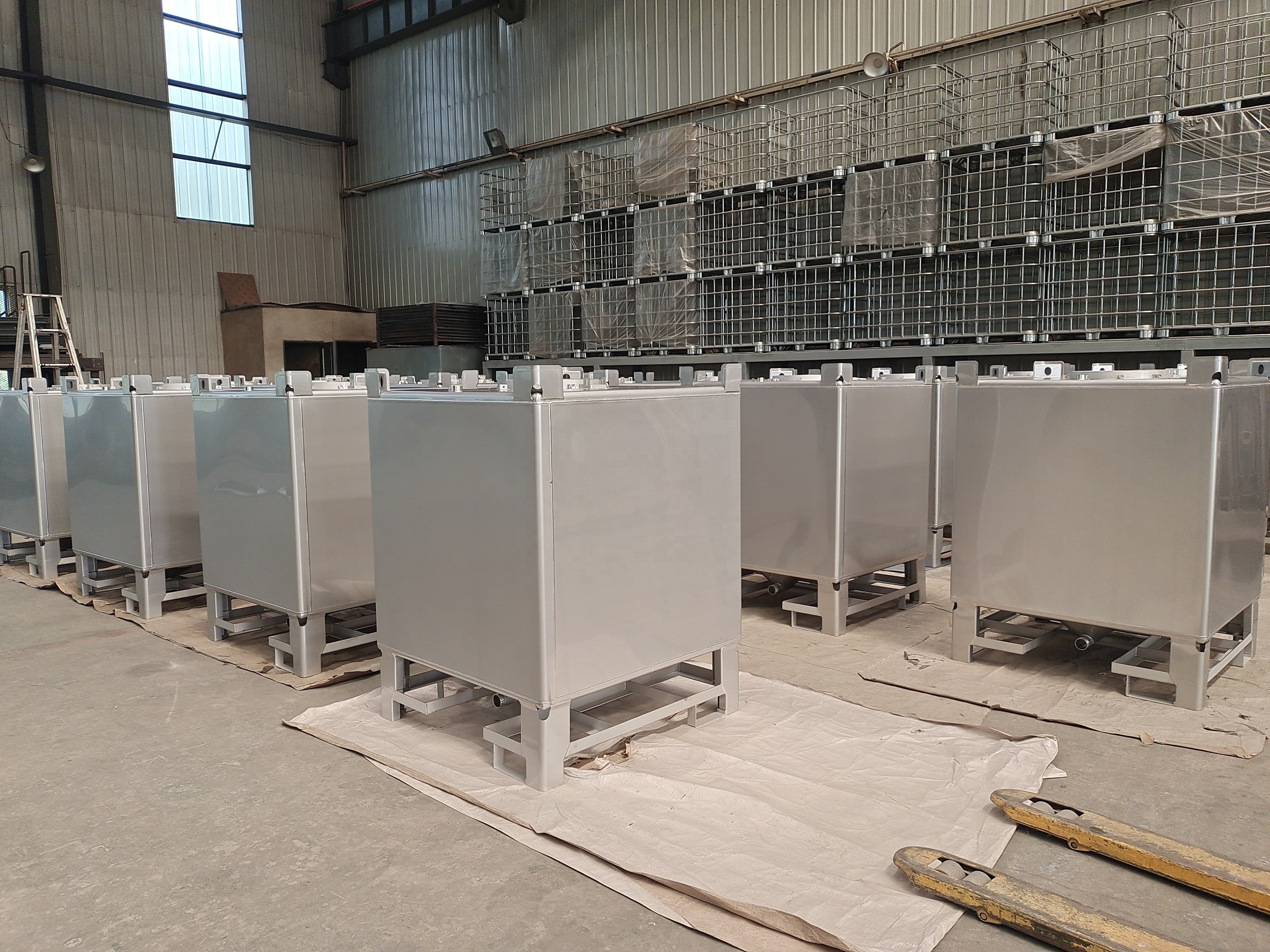 Chemical Transportation Equipment Stainless Steel IBC Nitric Acid Storage Tank for factory production