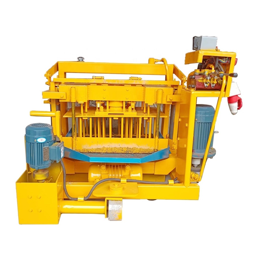 Concrete Cement Block Brick Making Machine for Sale Egg Laying QTM4-30A Diesel Engine Mobile Blocking Machine