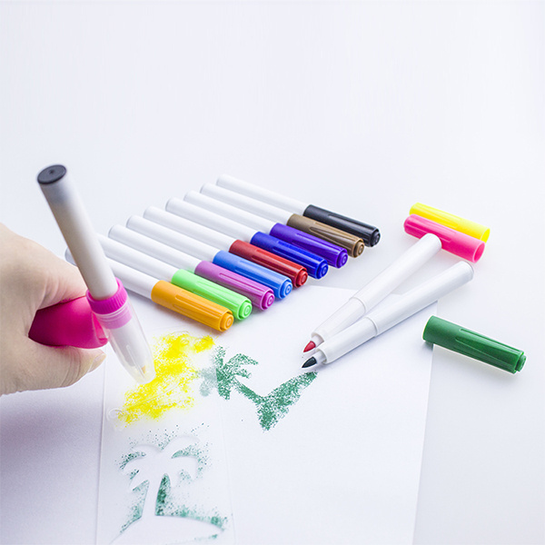 Children use high quality vivid colors non-toxic blow pen