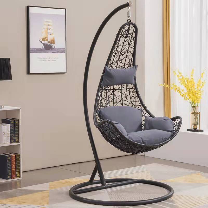 Wholesale Garden Furniture Classic Design Wicker Egg Chair Outdoor Black PE Rattan Hanging Chair