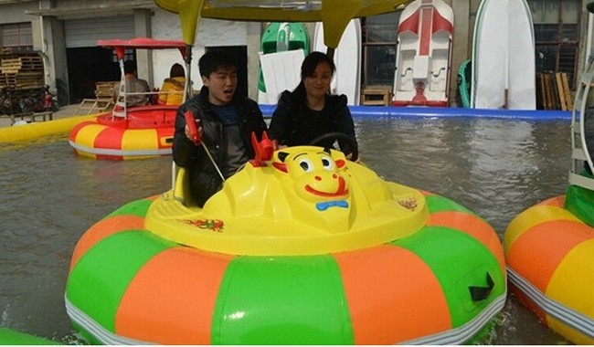 water fiberglass electric bumper boat for sale