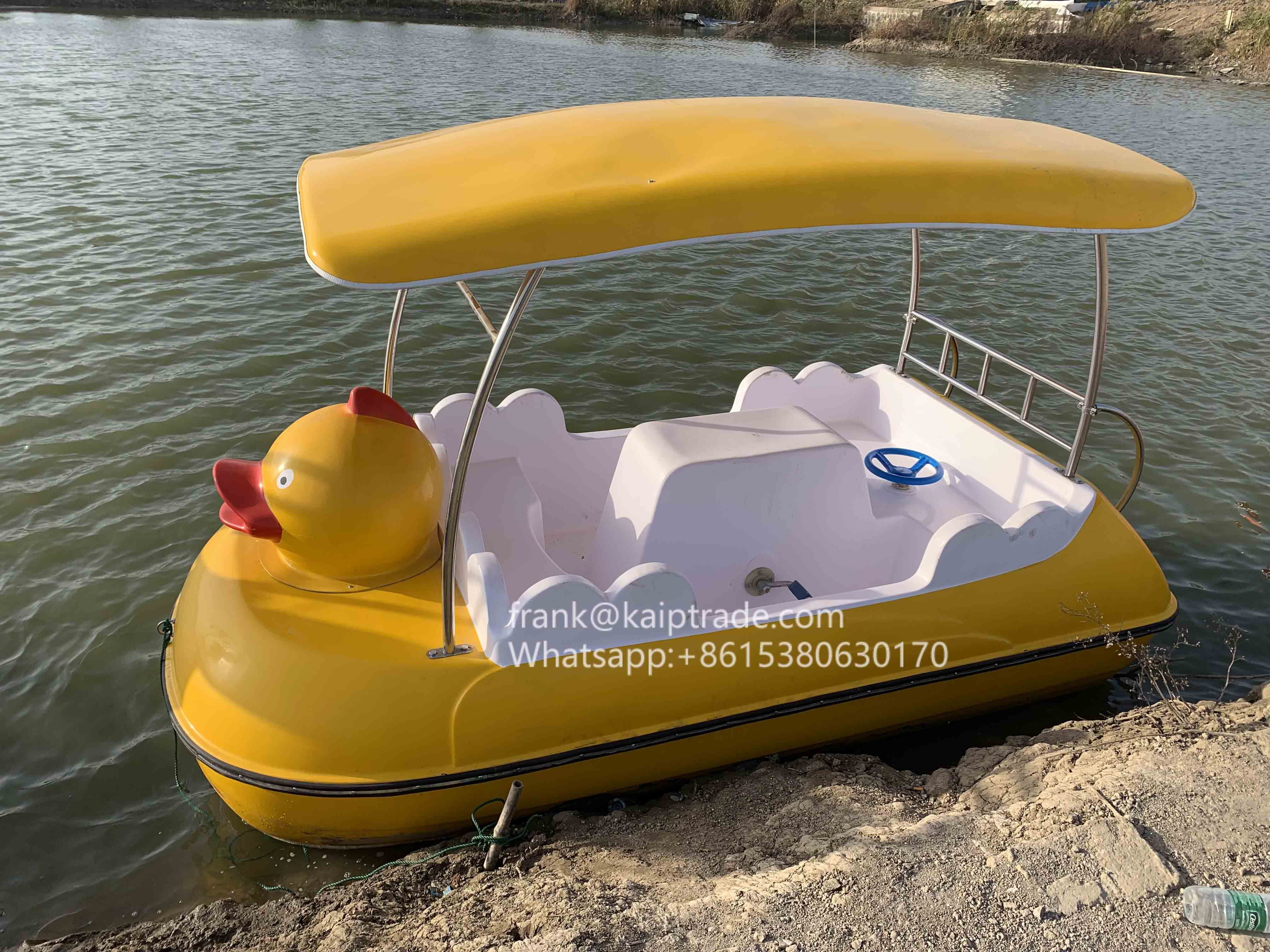 Hot sale Rhubarb duck 4 people pedal boat human foot pedal boat with top