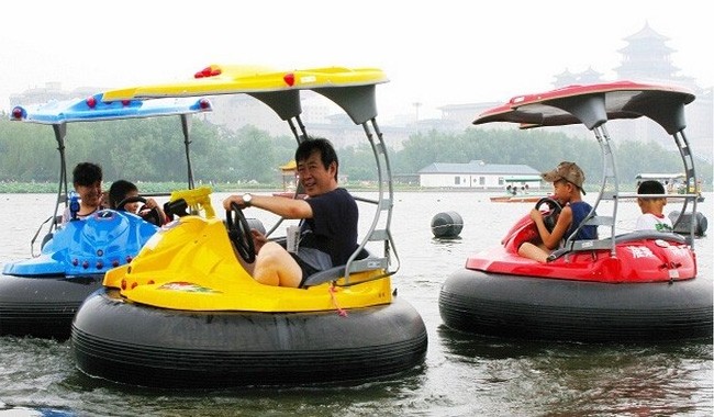 water fiberglass electric bumper boat for sale