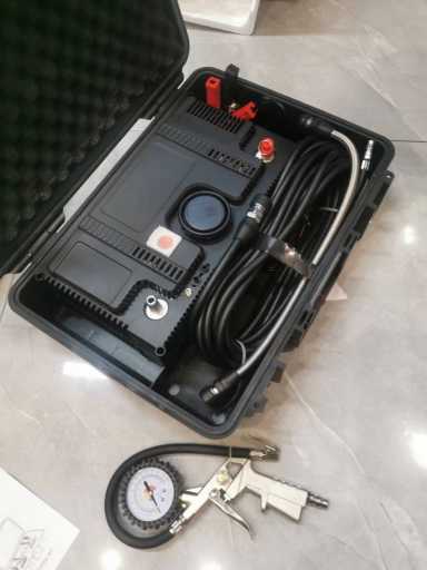 New Design Heavy Duty 12V 300 L/m Car Tyre Inflator 150 PSI Air Compressor 4 Cylinders Tire Inflator For 4X4 RV SUV