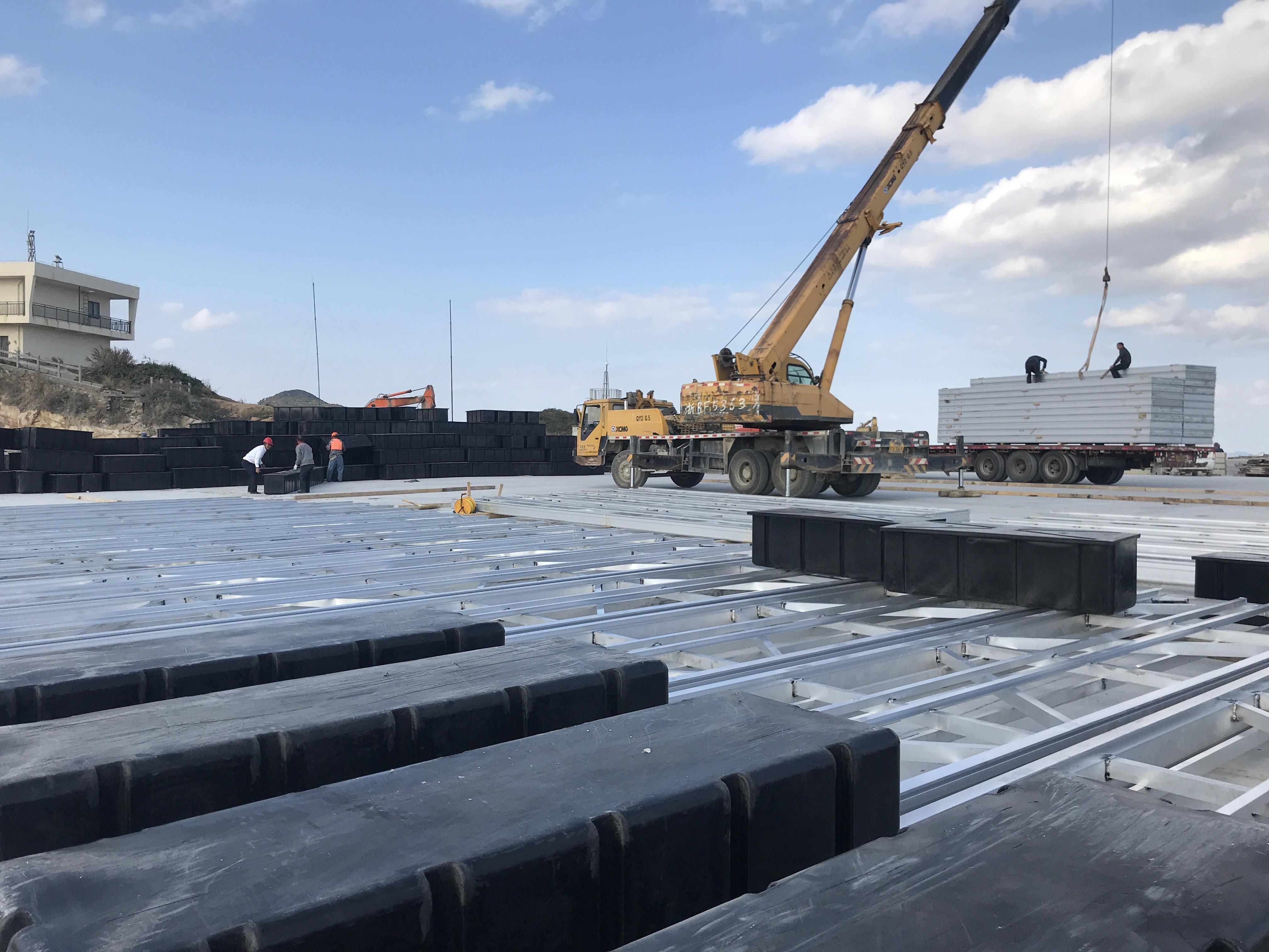 HDPE Floating Dock EPS Foam Inside LLDPE Plastic Cubes Floating Pontoon Float