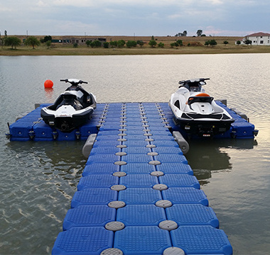 Modular HDPE Plastic Cube 500* 500*400Mm Floating Dock Pontoon Floating Pontoon For Boat