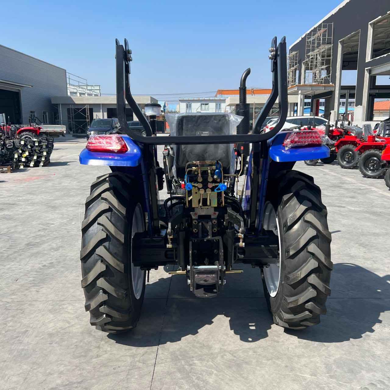 Cheap Price Diesel Engine Farm Tractor 70HP 4Wd Compact Wheeled Tractor Attachments Kaixiang hot sale.