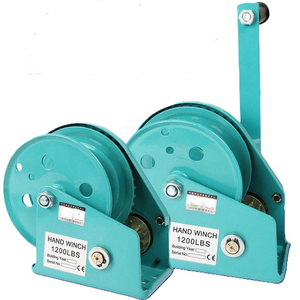 Light duty hand anchor winch with two way ratchet from 0.5 T to 1.1 T