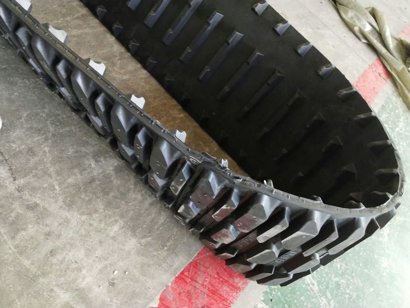 ATV Rubber Track 410x90x39 Used on Off Road Vehicles and Agricultural Track System