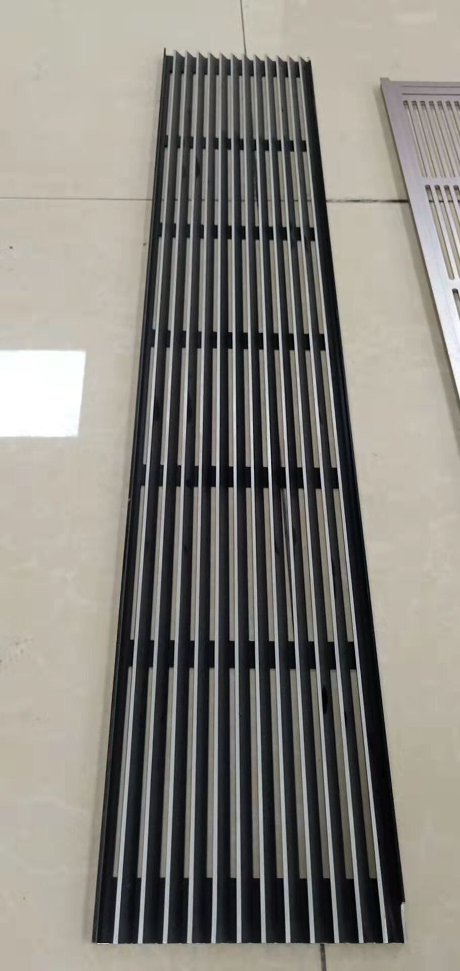 Linear bar aluminum alloy exhaust ventilation air diffuser grilles for air conditioning