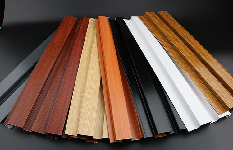 Low Price Aluminum Wooden Grain Linear Baffle Ceiling Decorative Metal Strip Aluminum Ceiling