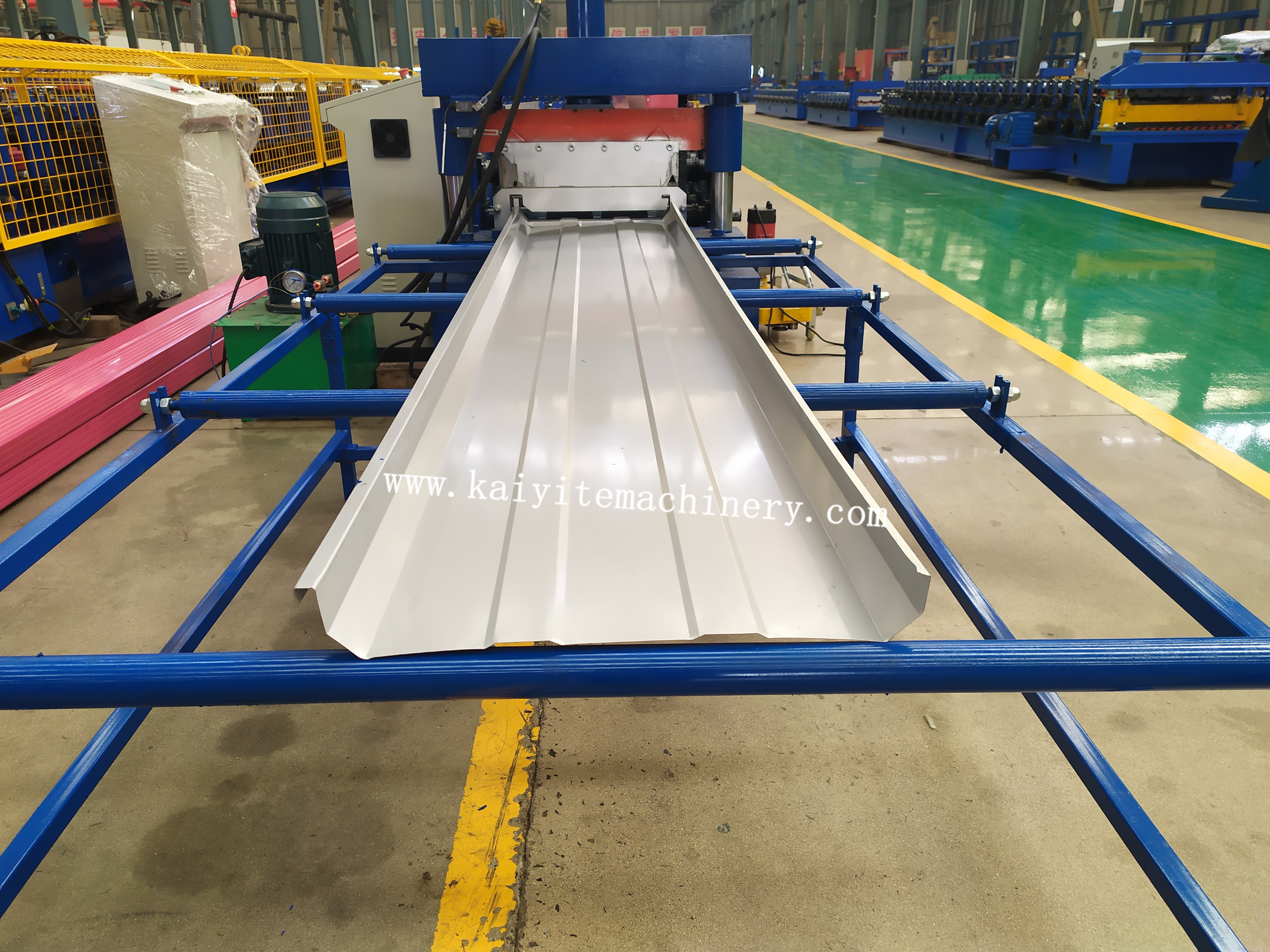 Snap Lock Roof Tile Roll Forming Machine / Snap Self Lcok Roof Panel Sheet Making