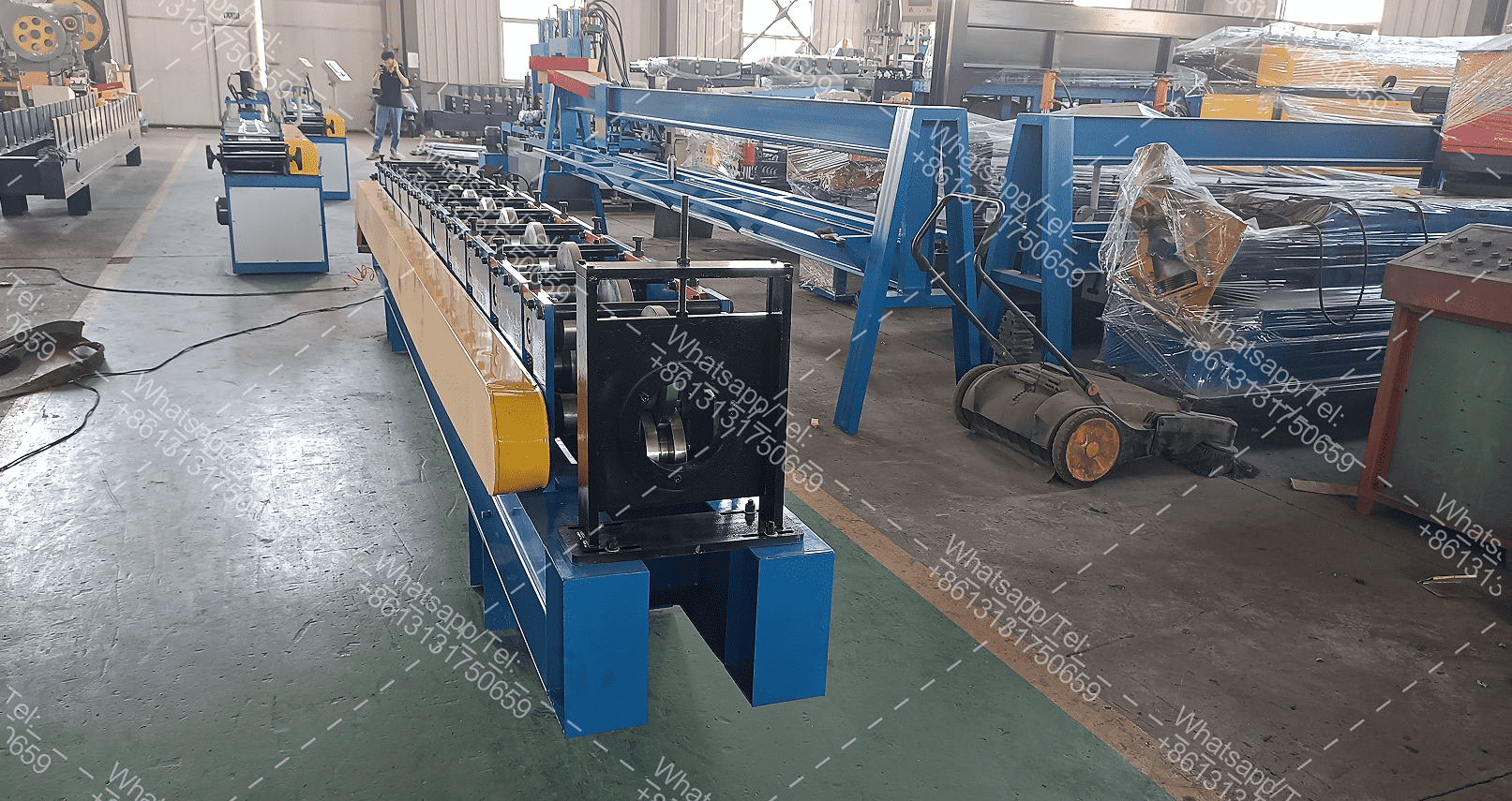 Metal shutter side u guide roll forming machine for sale