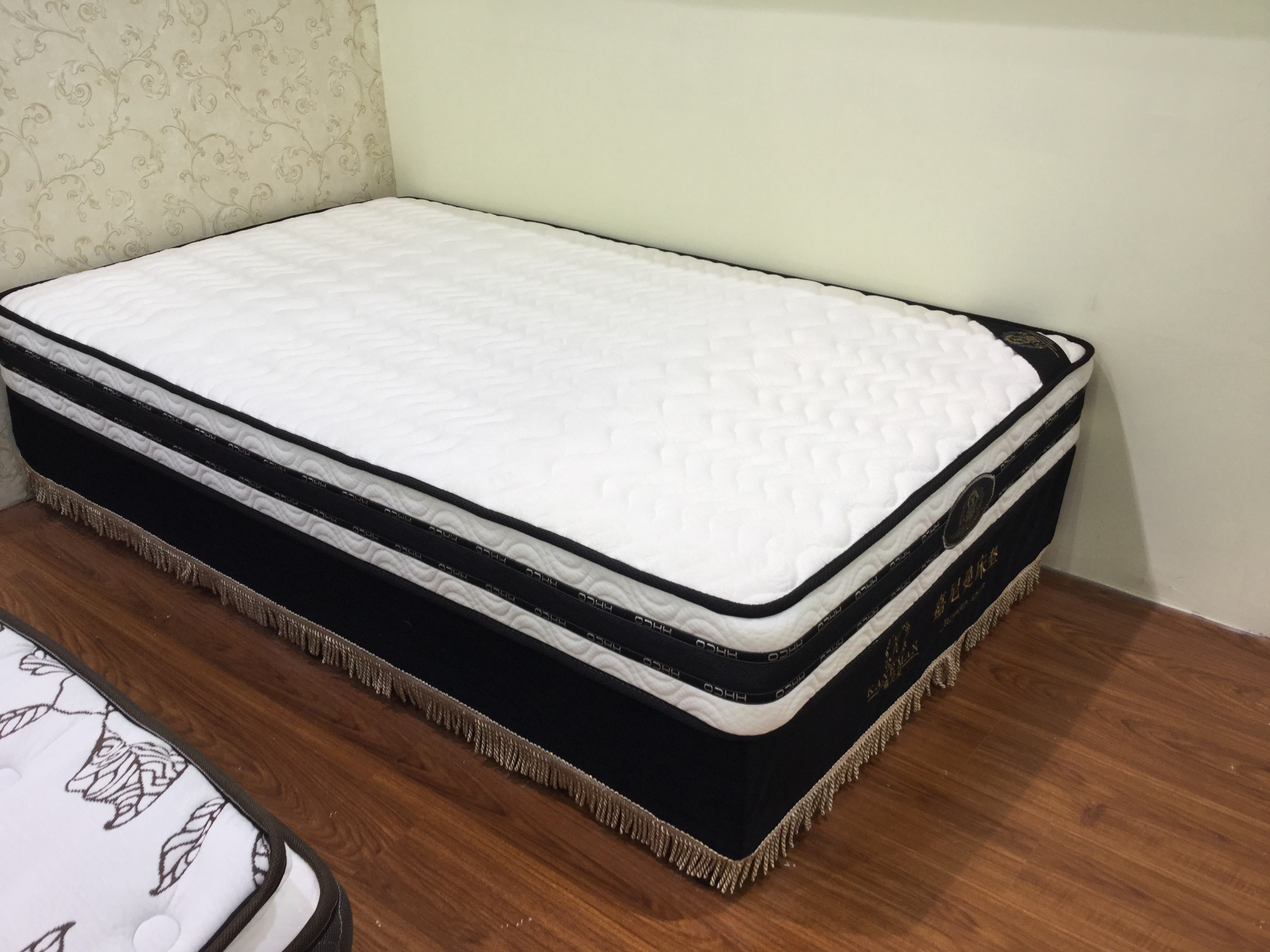 two sides use Europe style roll up gel memory foam mattress