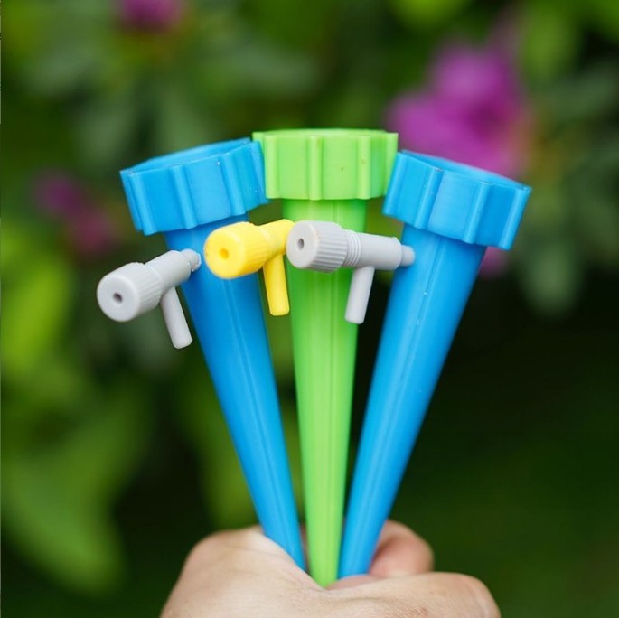 New Design Automatic Watering Spike Garden Plastic Watering Spike Plant Irrigation Dripper