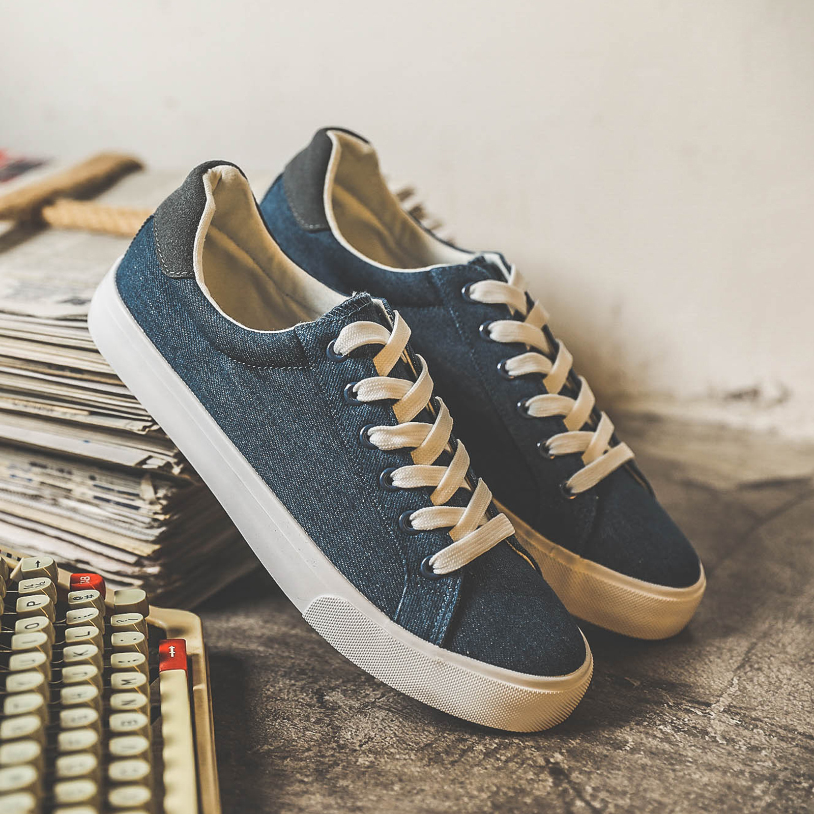 Wholesale Blue Fashion Canvas Shoes Unisex Men Canvas Sneakers Custom Logo Canvas Trendy Shoes For Men