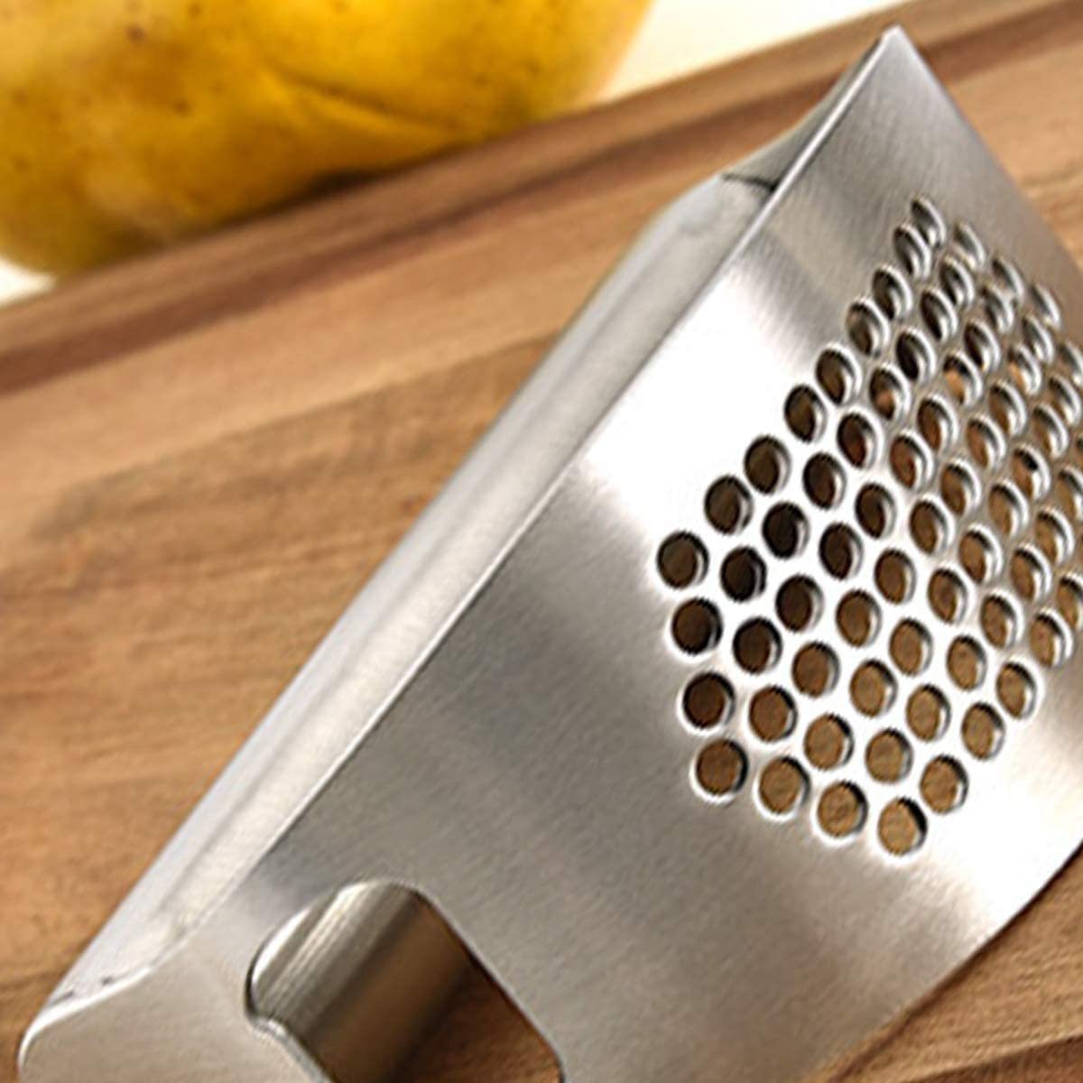 Stainless Steel 304 / 430 Garlic Press Manual Garlic Chopper Crusher Tool with Opener