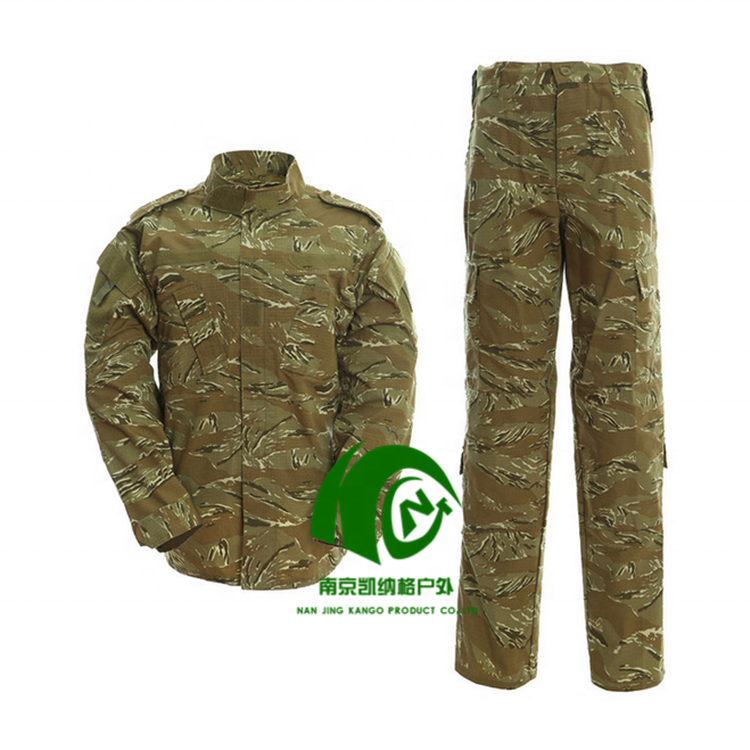 KANGO Men's Tactical Uniform Camouflage tactical Training Sets Sports Hiking Camping Clothes