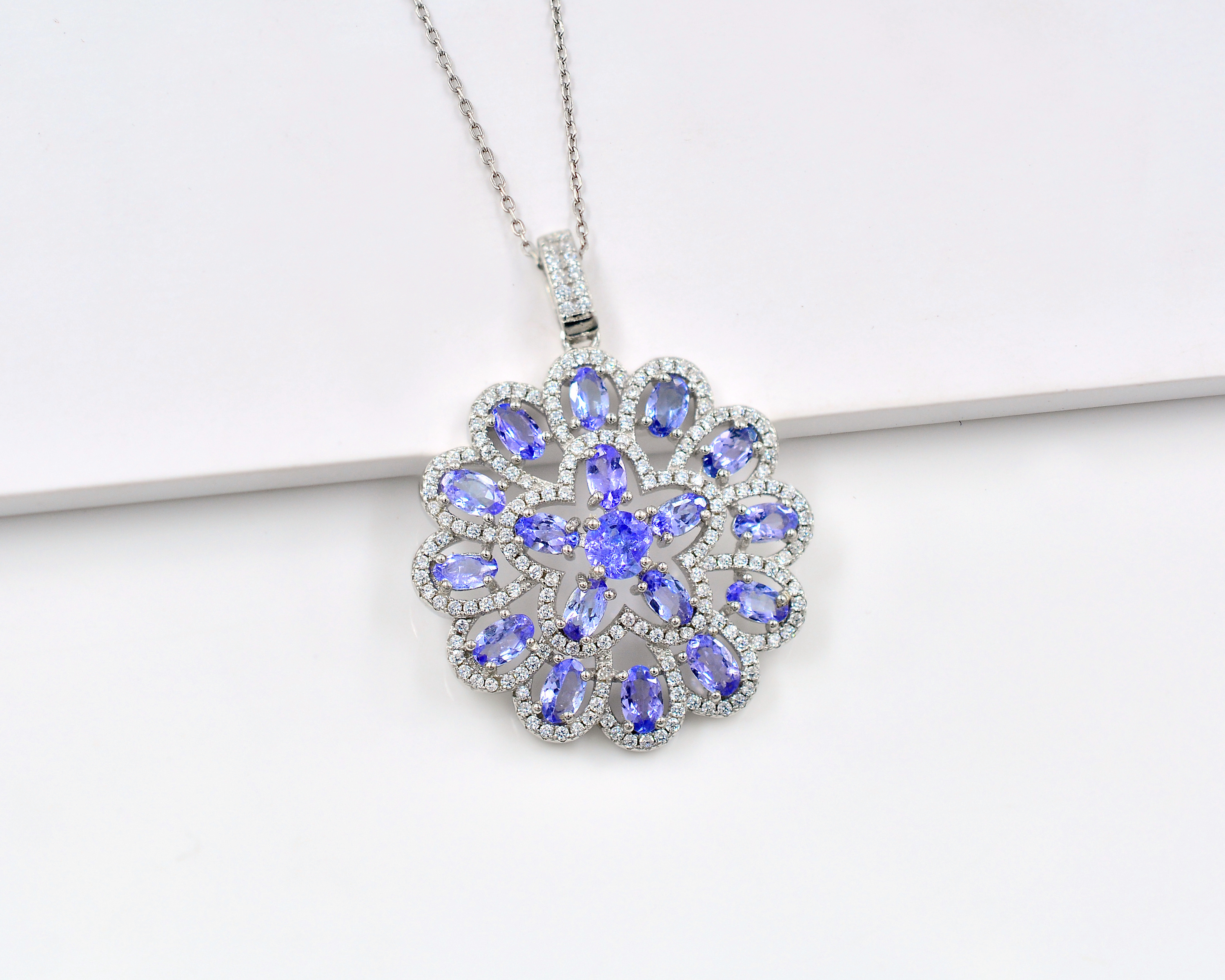 Natural Tanzanite Gemstones Pendant Chain Necklace 925 Sterling Silver Bridal Pendant Manufacture Jewelry For Women