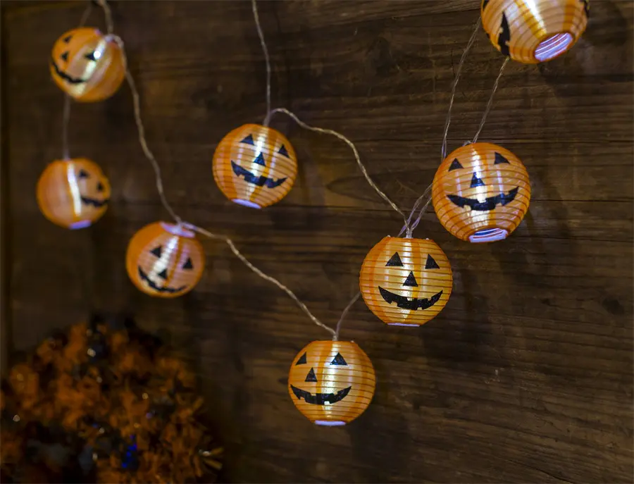 Kanlong Wholesale Halloween decorations printed pumpkin smiley face string light warm LED PVC pumpkin light chain