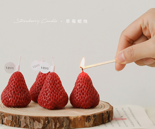 Strawberry scented Candle New Year gift with soybean wax cute creative hand simulation modeling scented candle gift box