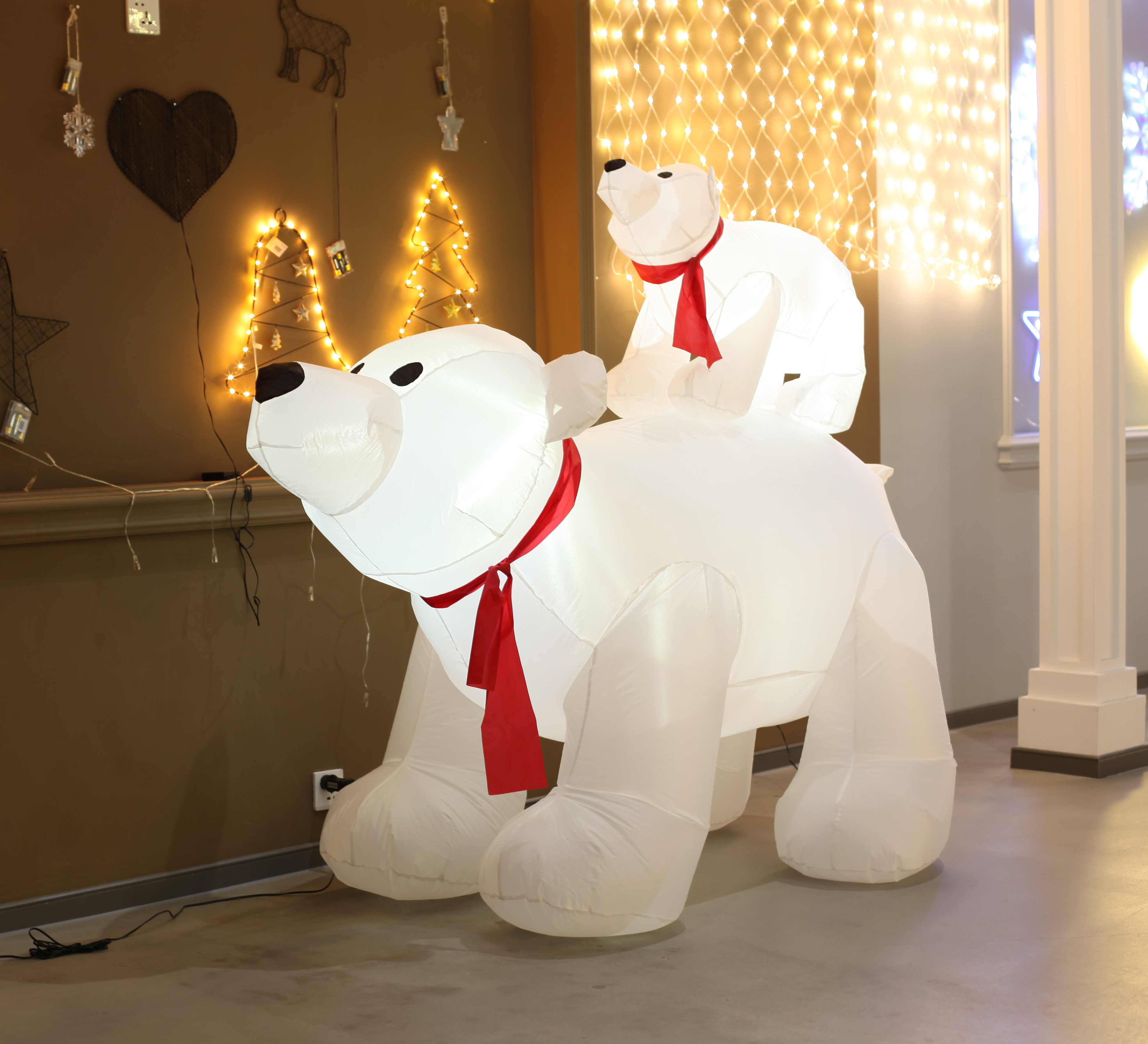 Newish high quality outdoor decorative giant inflatable polar bear with light christmas decoration