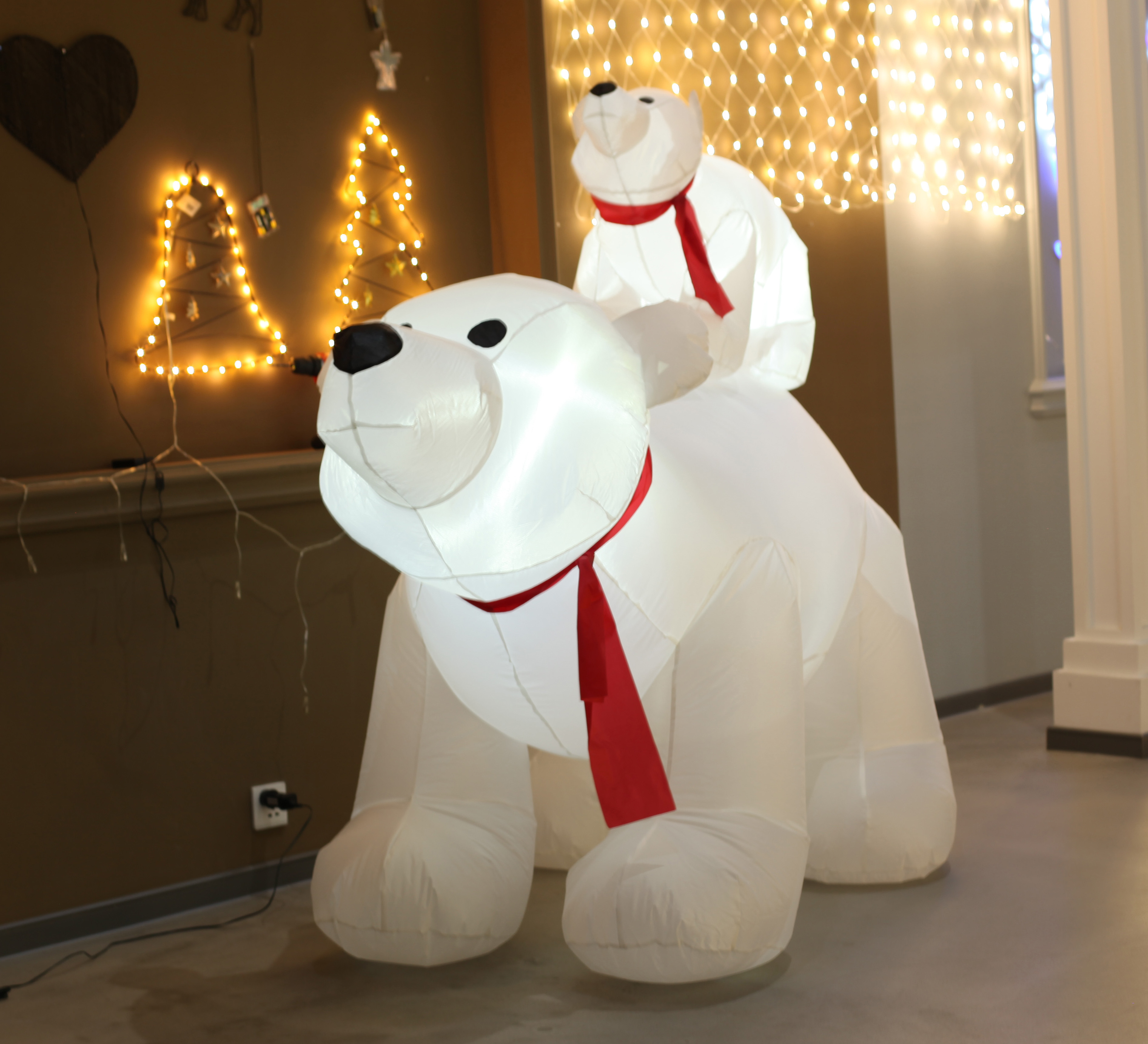 Newish high quality outdoor decorative giant inflatable polar bear with light christmas decoration