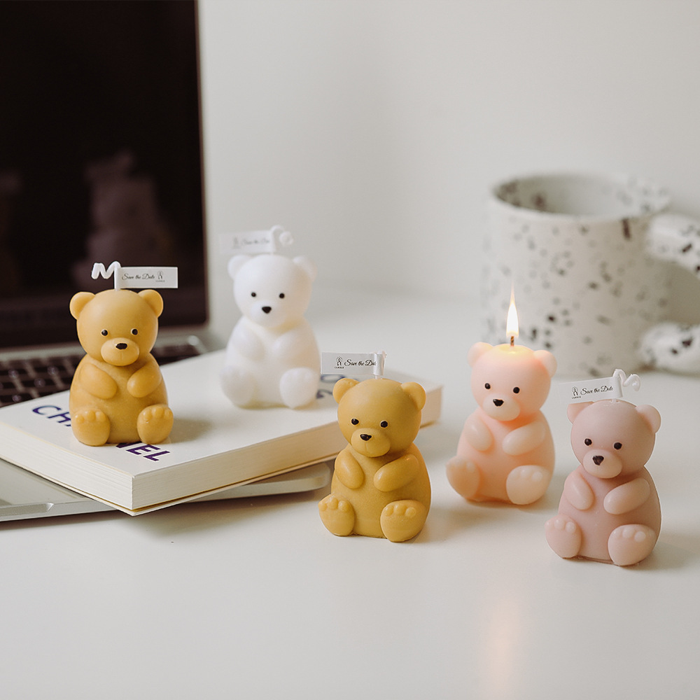 Cute Bear Shaped Paraffin Beeswax Aromatherapy Scented Candle for Home Decoration for Holidays and Easter with Gift Box