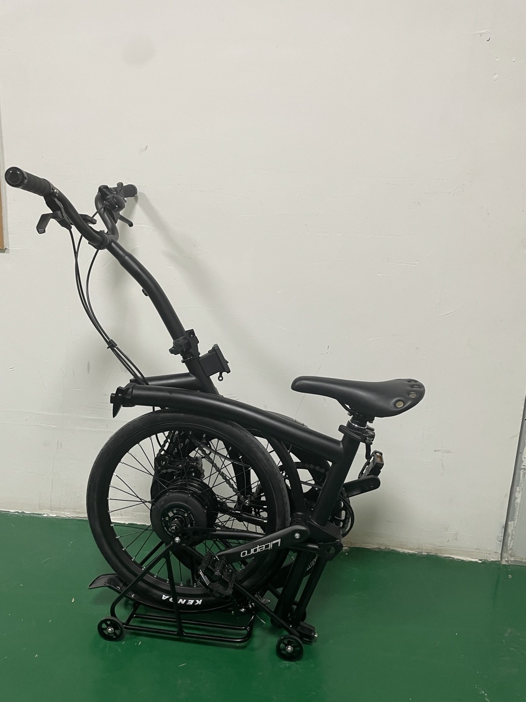 Fashion New 20inch 7speed tri-folding e-bike 30V 7AH 250W Ultra Light Lithium Battery  folding  Electric Bike