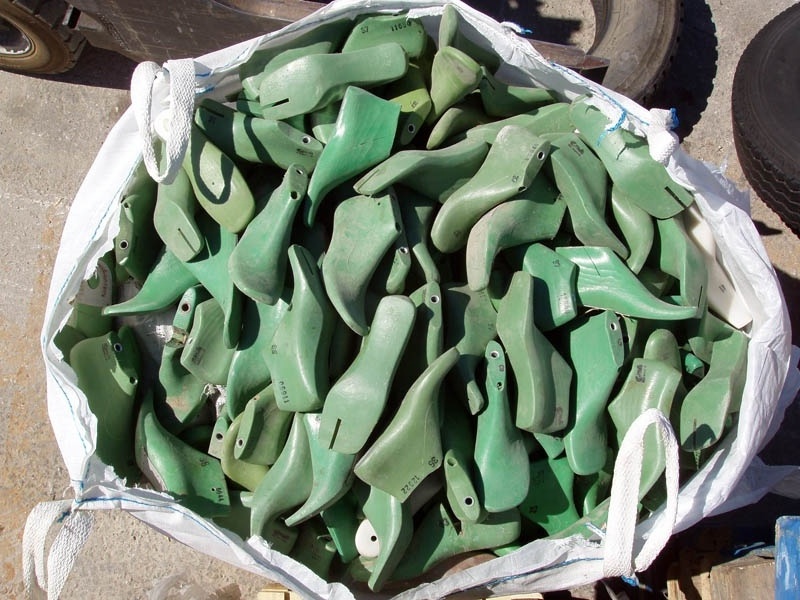 USED HDPE (PLASTIC) SHOE LAST IN BIG BAGS (FOR SHOE MAKING)