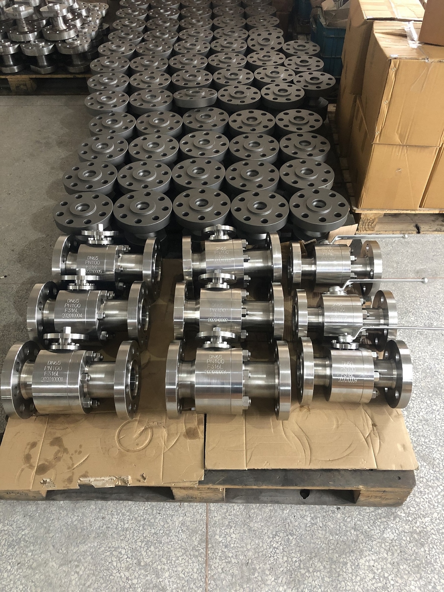 China Hot Sale America Standard ASME B16.5 F304 F316 A105 High Pressure CL1500 Flanged Floating Ball Valve