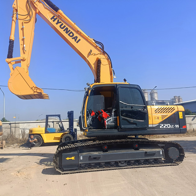 Used Korean Original Excavators Hyundai 220LC-9S Hydraulic Crawler Excavators 360 degree Body Rotating Mechanical Equipment