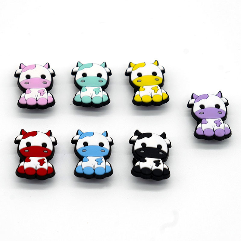 PVC Fashion Designer 2023 Shoe Charms Cute Cows New Arrival Dairy Cattle Shoe Decoration kawaii Shoe Parts&accessories charms