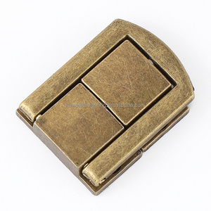 China Origin Antique Brass Decorative Small Square Wine Box Hardware Accessories Lock Catch Jewelry Case Gift Box Draw Latch