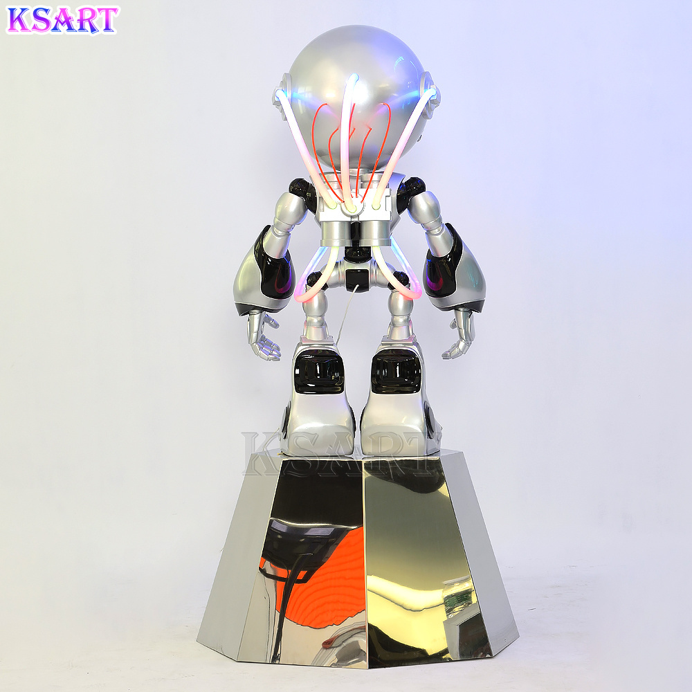 The mall displays modern fashion anime cartoon statues and life-size creative sculptures of robots life size