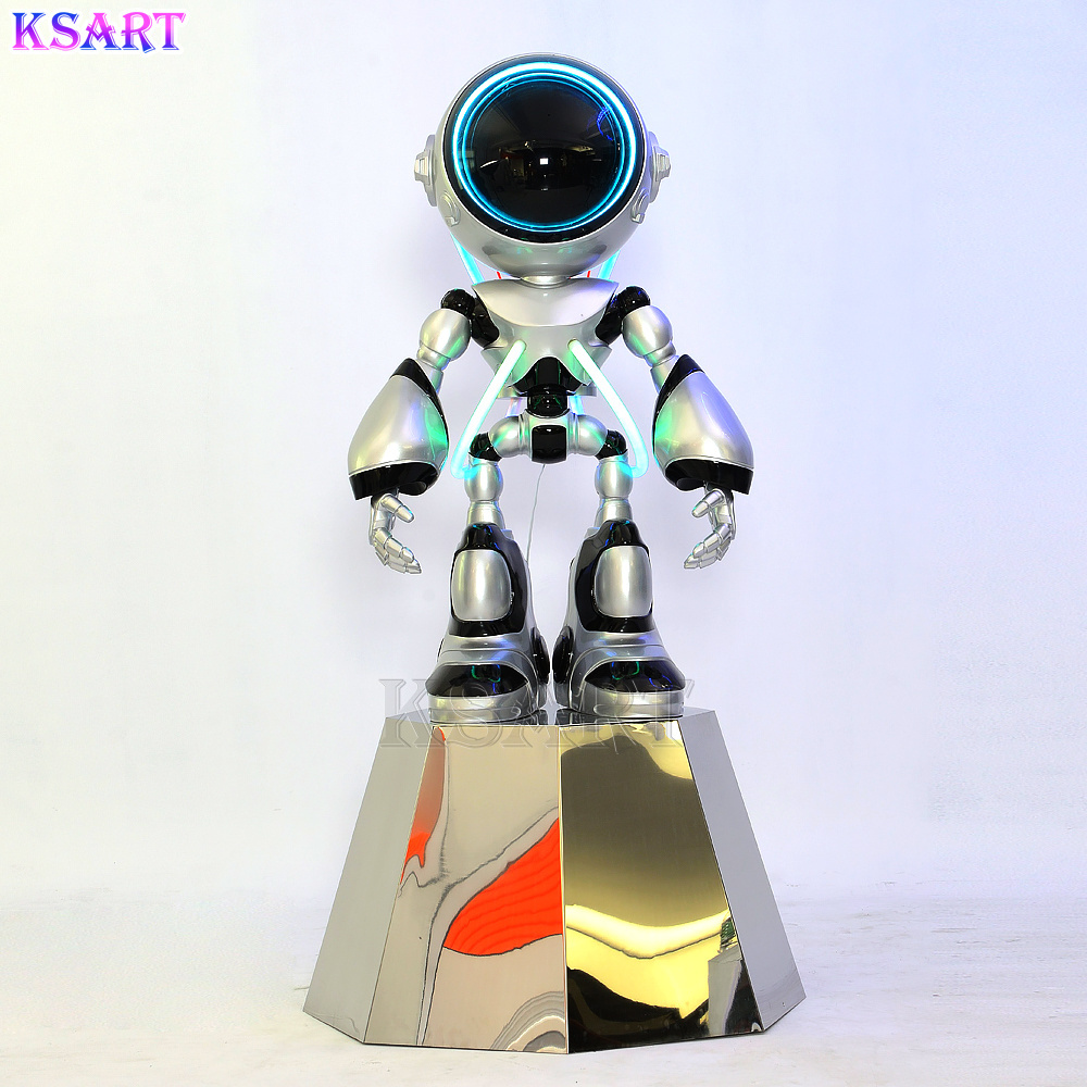 The mall displays modern fashion anime cartoon statues and life-size creative sculptures of robots life size