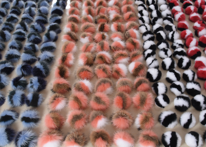 15cm High quality fox fur pompoms for keychain and bag charm/bi color fur balls