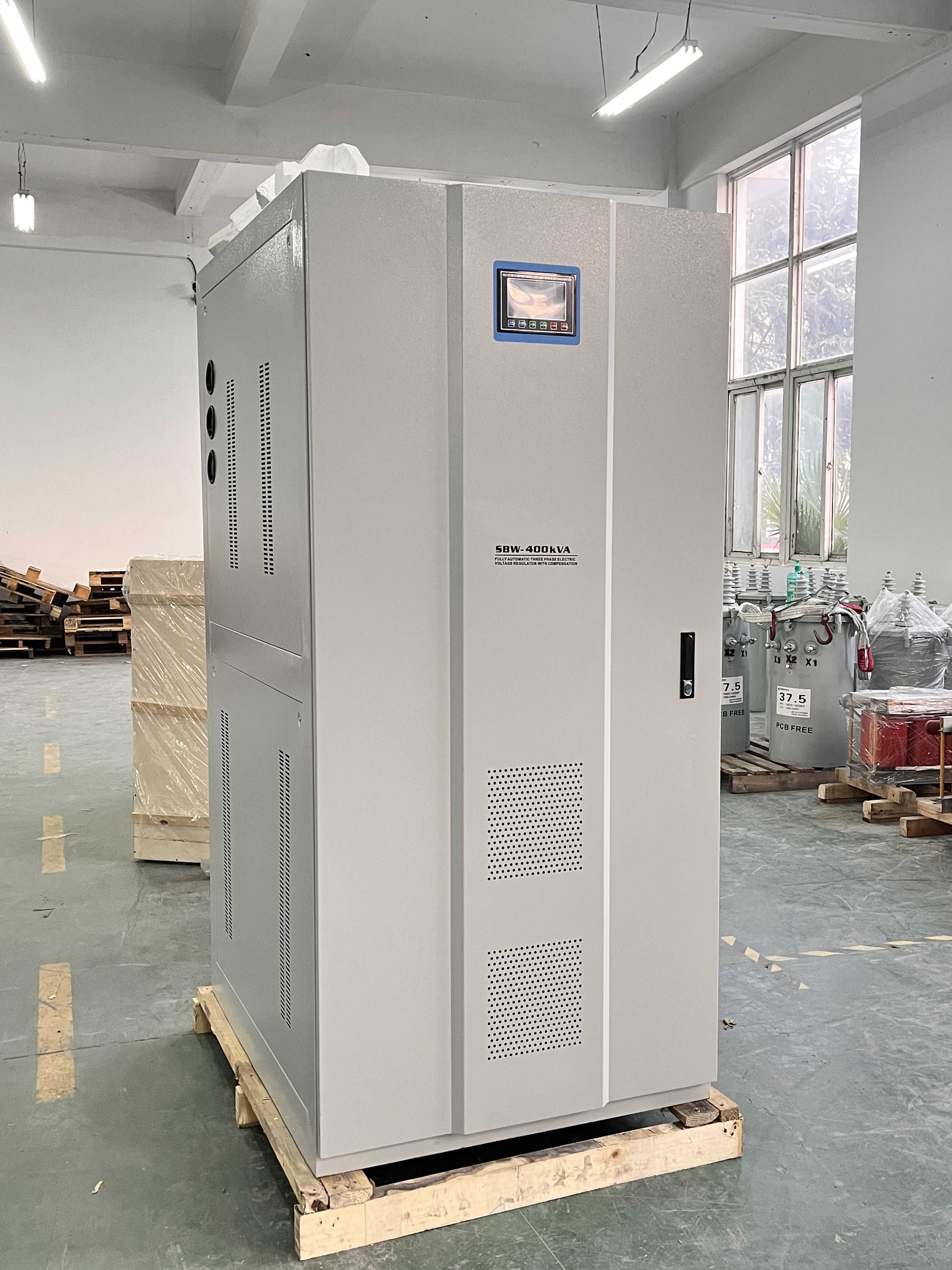 AHKBDQ  electric voltage ac servo stabilizer  voltage regulator 220v /380v  400V   SBW 100KVA  250KVA 300KVA 400KVA 500KVA