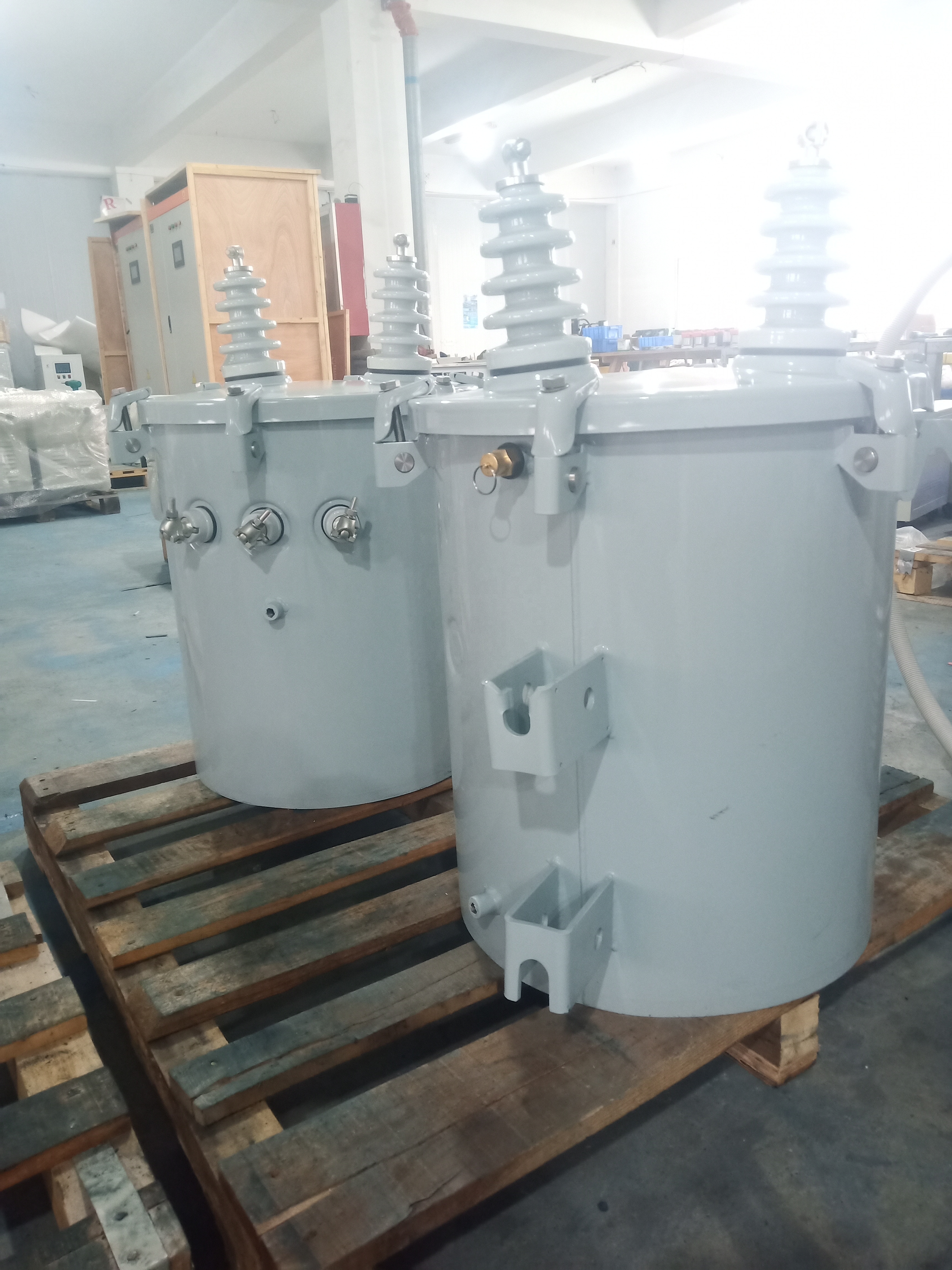 Hot Single Phase Transformer Price 10Kva 15Kva 25Kva 37.5Kva 50Kva 75Kva 100Kva 167Kva Pole Mounted Transformer