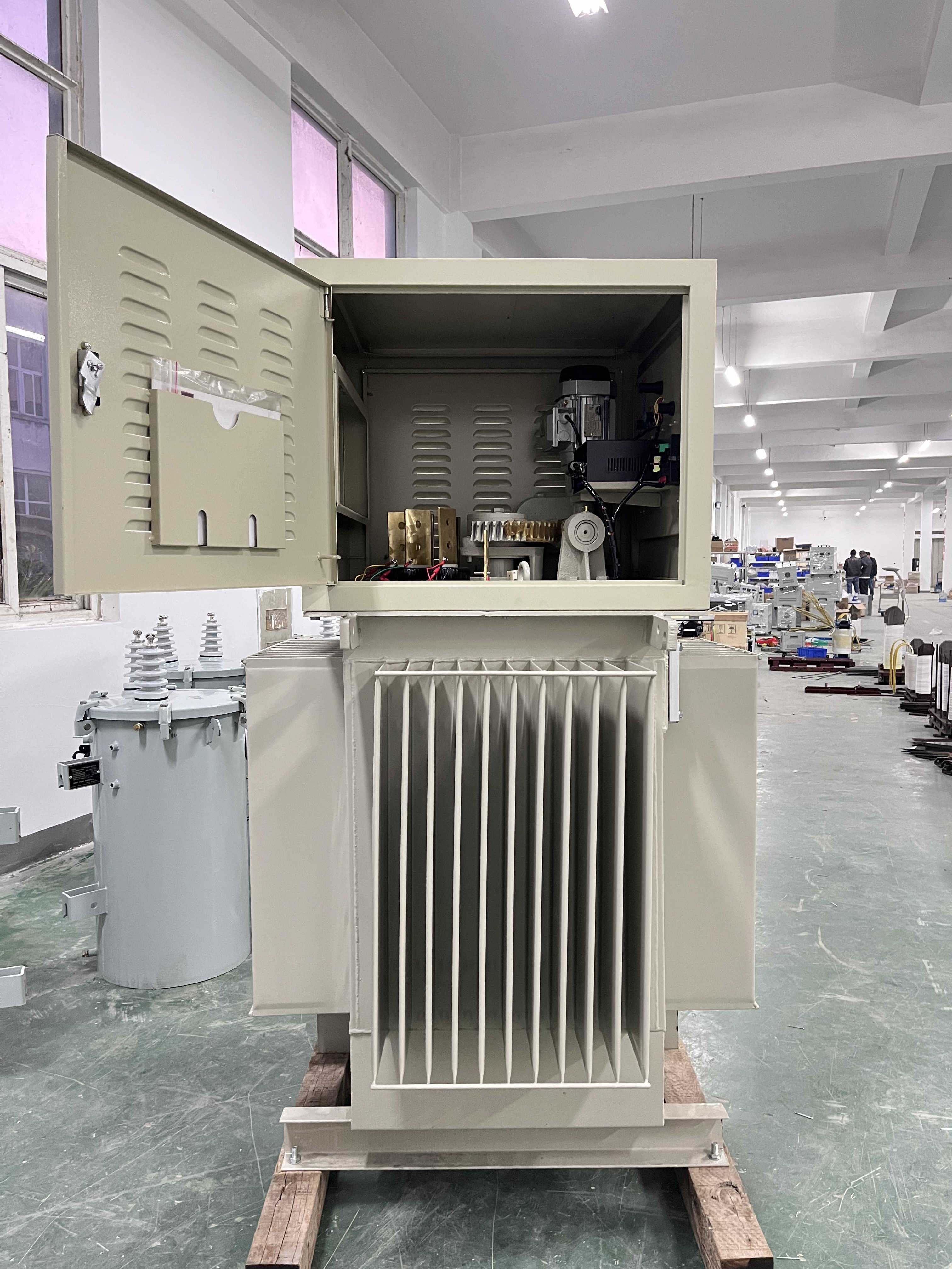 Three Phase 250 Kva  Oil Immersed Voltage Regulator 3phase Oil Immersed Electric Induction Voltage Regulator/variac