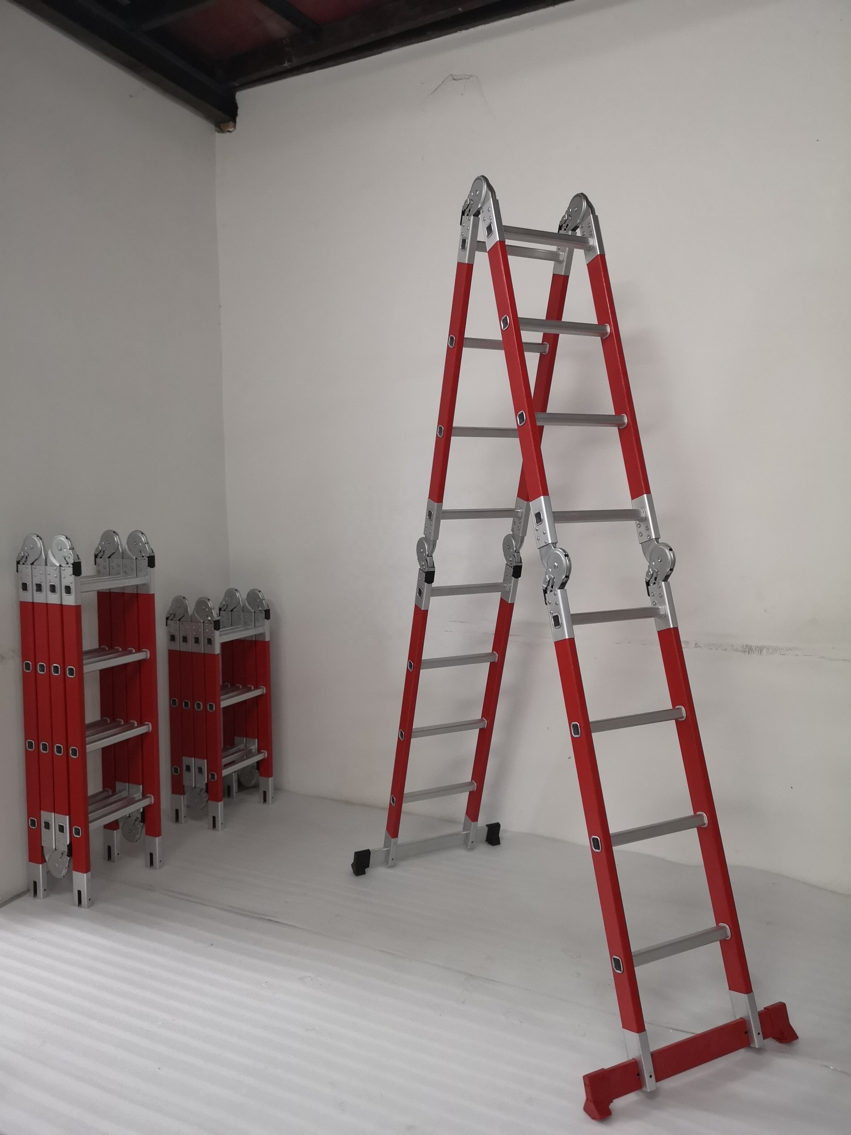 Kingbridge Fiberglass Multipurpose ladder with bigger hinge