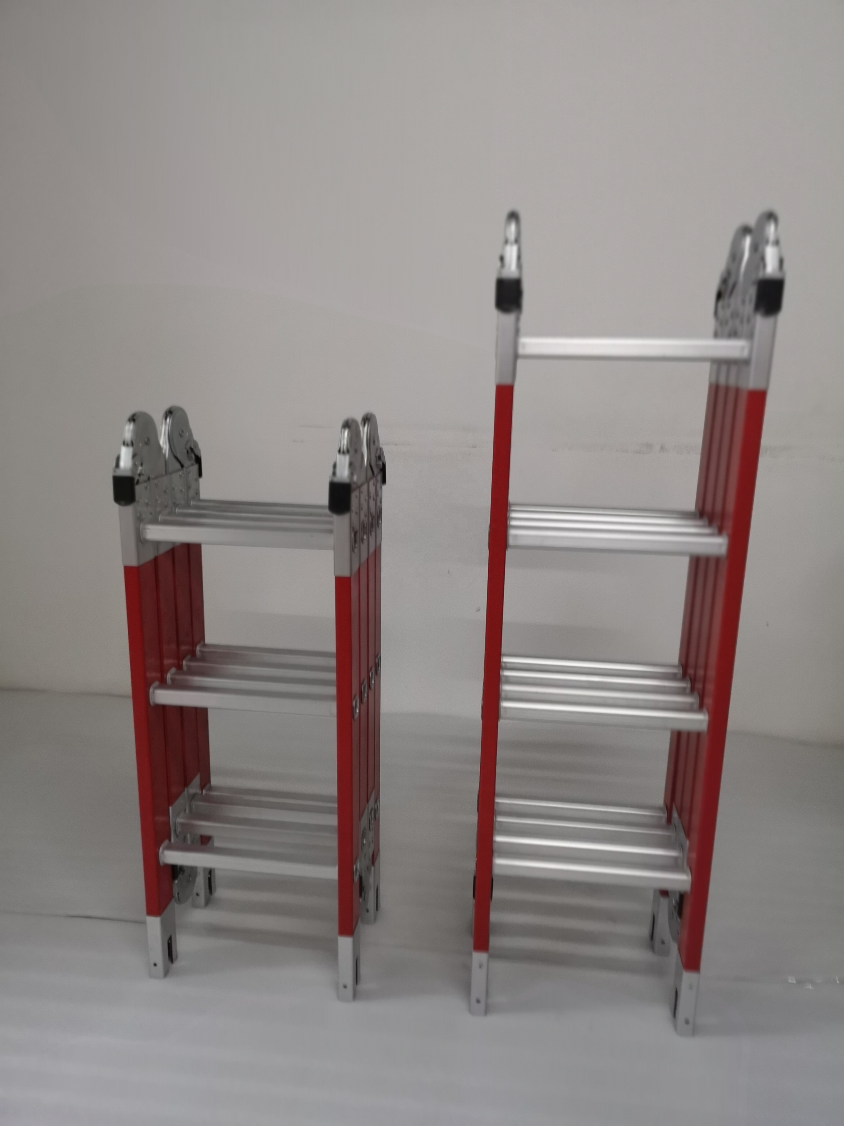 Kingbridge Fiberglass Multipurpose ladder with bigger hinge